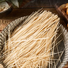【特惠商品】哈尔滨特产 蘑菇妈妈 茶树菇小面条(含13.6%的有机茶树菇粉+澳洲2号粉+俄罗斯粉）260克 包邮