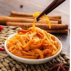 香辣金针菇 300g*30袋/箱 劲爽口感，Q弹爽滑，香辣麻辣小零食 包邮