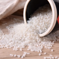 中顺净水珍珠米5kg米粒圆润，米质细腻，色泽均匀